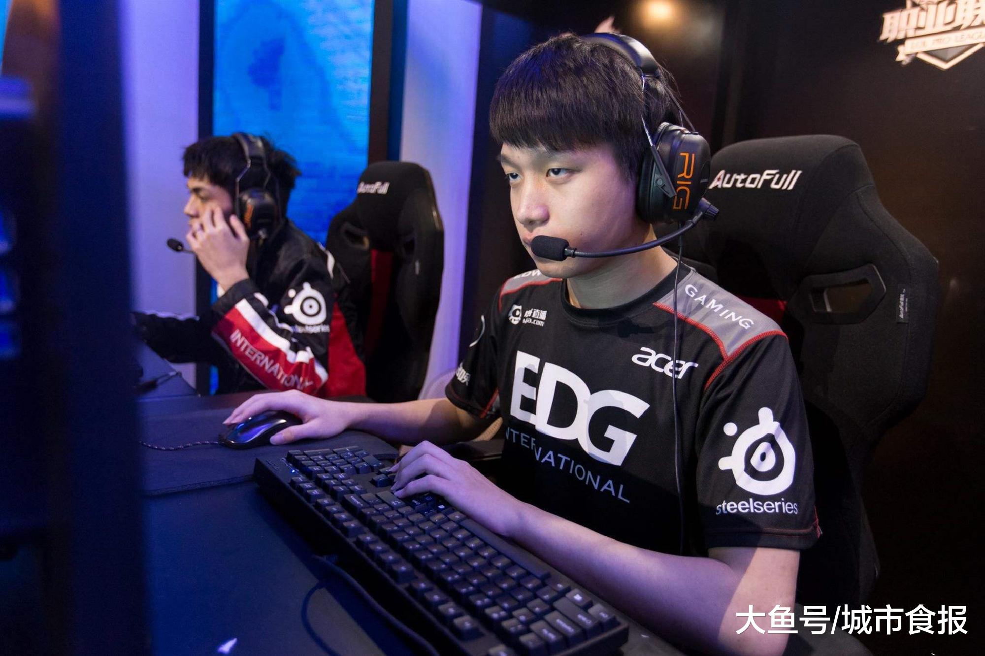 开云体育手机版-浓眉哥重返赛场，最后时刻胜出首场状态出色，篮网观众沸腾！-开云体育手机版